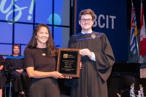 Hong receiving the BCITSA President’s Award